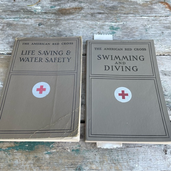 Vintage Red Cross Swimming & Diving Life Saving Water Safety books - Picture 9 of 9